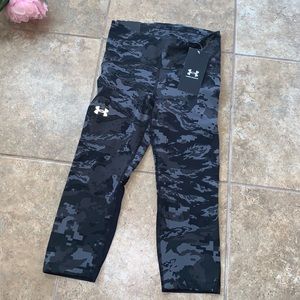 New NWT Under Armour UA womens camo compression speed Capri   B25019